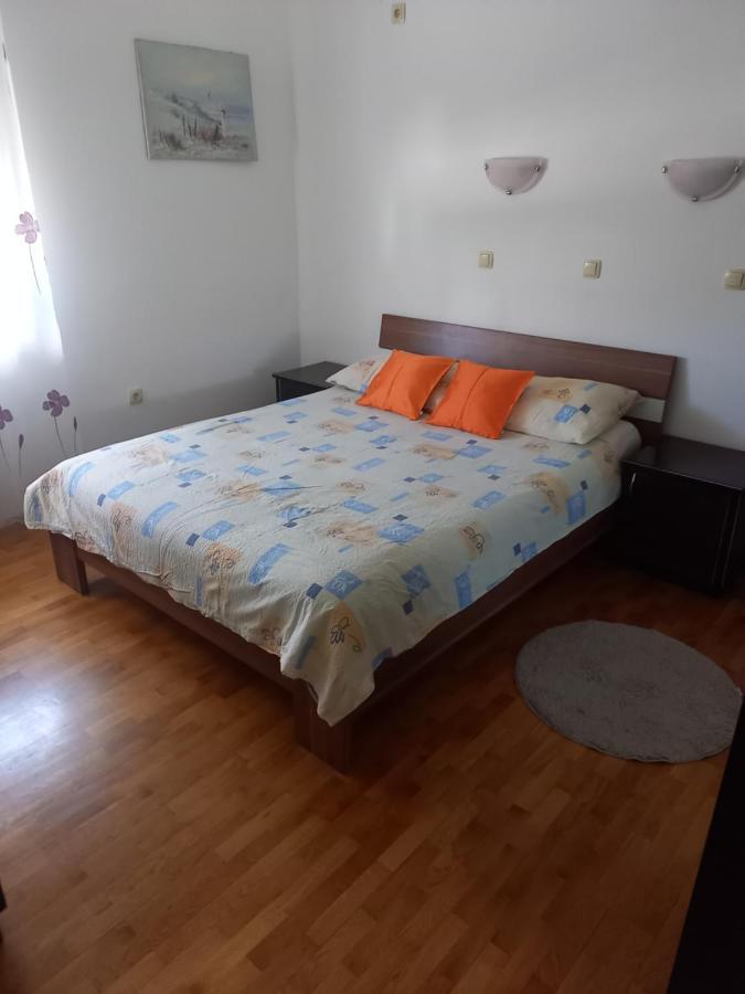 Apartman Petra Palit Bagian luar foto